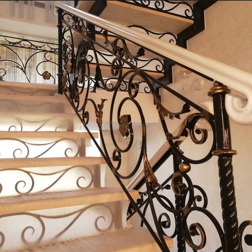 Как подобрать рисунок перил и балконного ограждения, чтобы фасад дома выглядел собранно в Лакинске